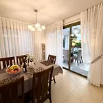 別荘 Danaos Luxury Sea View Townhouse With Pool *