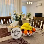 別荘 Danaos Luxury Sea View Townhouse With Pool *