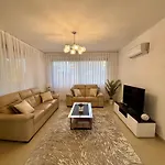別荘 Danaos Luxury Sea View Townhouse With Pool パ フォス