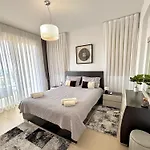 別荘 Danaos Luxury Sea View Townhouse With Pool