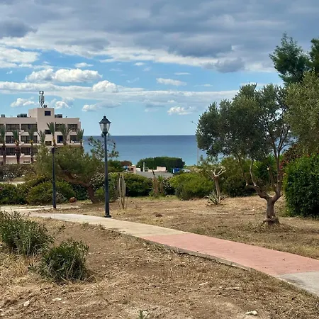 Beautiful House Near Venus *