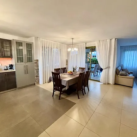 Vakantiehuis Danaos Luxury Sea View Townhouse With Pool