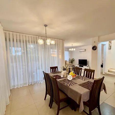 Vakantiehuis Danaos Luxury Sea View Townhouse With Pool *
