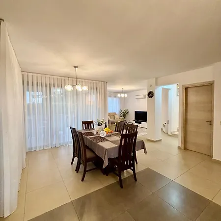 Vakantiehuis Danaos Luxury Sea View Townhouse With Pool *