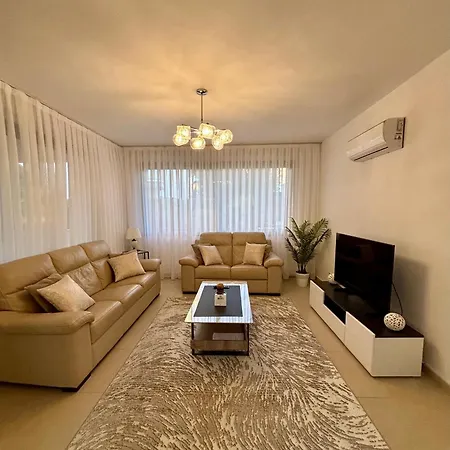 Vakantiehuis Danaos Luxury Sea View Townhouse With Pool Paphos