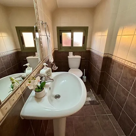 Vakantiehuis Danaos Luxury Sea View Townhouse With Pool *