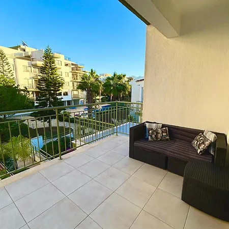 펜션 Danaos Luxury Sea View Townhouse With Pool *