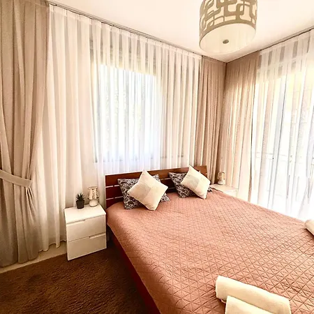 Beautiful House Near Venus *