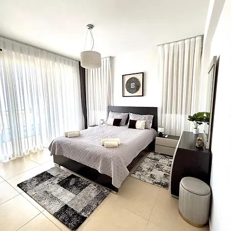 펜션 Danaos Luxury Sea View Townhouse With Pool