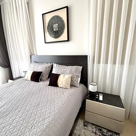 펜션 Danaos Luxury Sea View Townhouse With Pool *