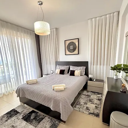 펜션 Danaos Luxury Sea View Townhouse With Pool