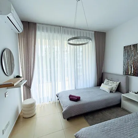 Danaos Luxury Sea View Townhouse With Pool * 파포스