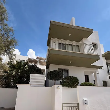 Danaos Luxury Sea View Townhouse With Pool 펜션 파포스