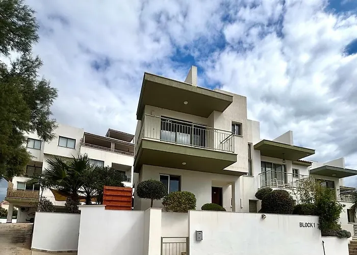 Ferienhaus Danaos Luxury Sea View Townhouse With Pool Paphos