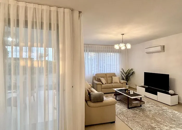 Feriehus Beautiful House Near Venus Paphos