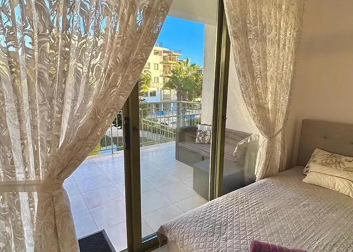 Beautiful House Near Venus