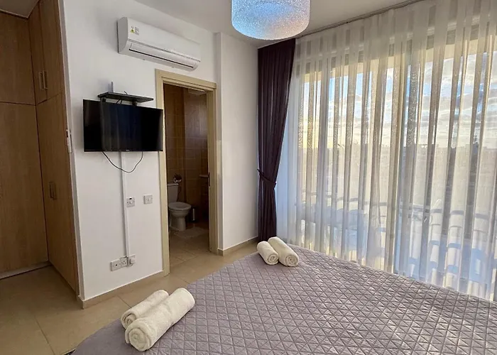 Beautiful House Near Venus