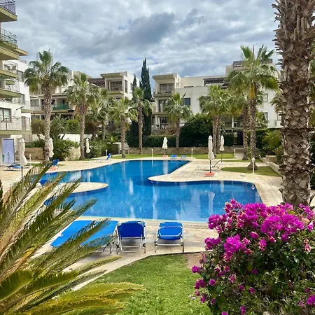 Danaos Luxury Sea View Townhouse With Pool بيت للعطل *