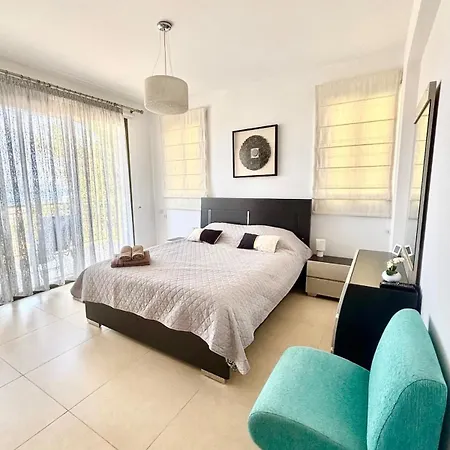 Beautiful House Near Venus